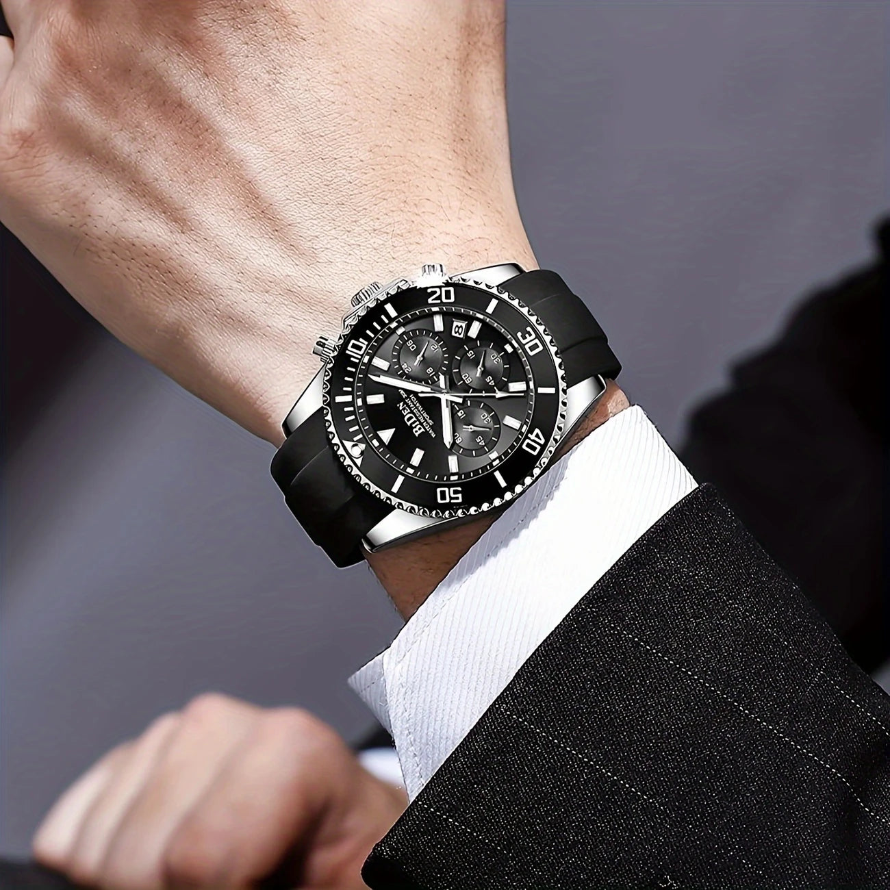 Stylish Multi-Functional Boys' Sports Watch with Silicone Strap – Quartz Movement & Black Alloy Case.